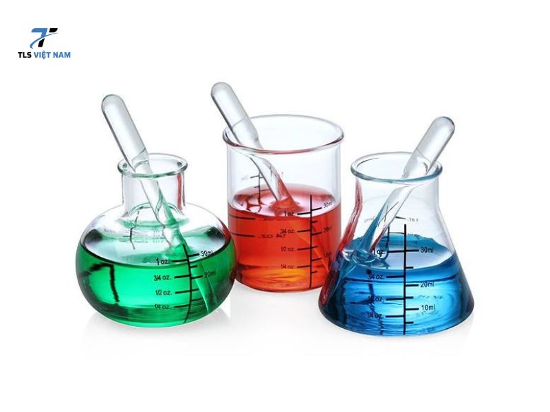 Cập Nhật Giá Hóa Chất Phòng Thí Nghiệm – Những Điều Cần Biết 3 Các Yếu Tố Ảnh Hưởng Đến Giá Hóa Chất Phòng Thí Nghiệm