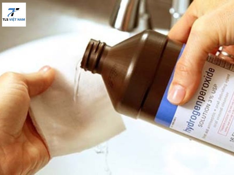 Rủi ro tiềm ẩn khi dùng oxy già làm đẹp