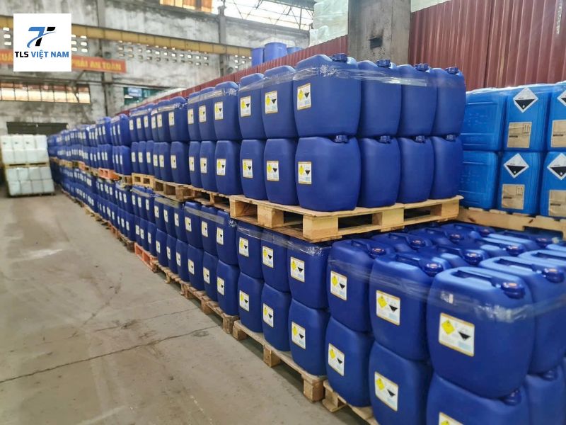Dùng Javen Tẩy Mốc Tường Với Cách Làm Đúng Giúp Tường Sạch 4 Hướng dẫn dùng Javen tẩy mốc tường hiệu quả