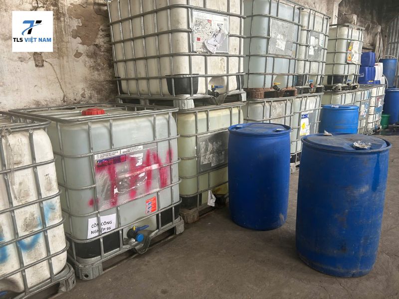 Nước Tẩy Javen Giá Bao Nhiêu? Bảng Giá Mới Nhất 2025 3 Nước tẩy Javen giá bao nhiêu? – Yếu tố quyết định