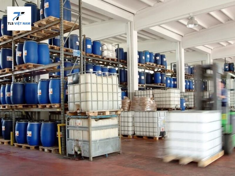 7 nguyên tắc sử dụng hóa chất công nghiệp an toàn và ứng dụng trong sản xuất 9 Liên tục cải tiến và thay thế hóa chất độc hại