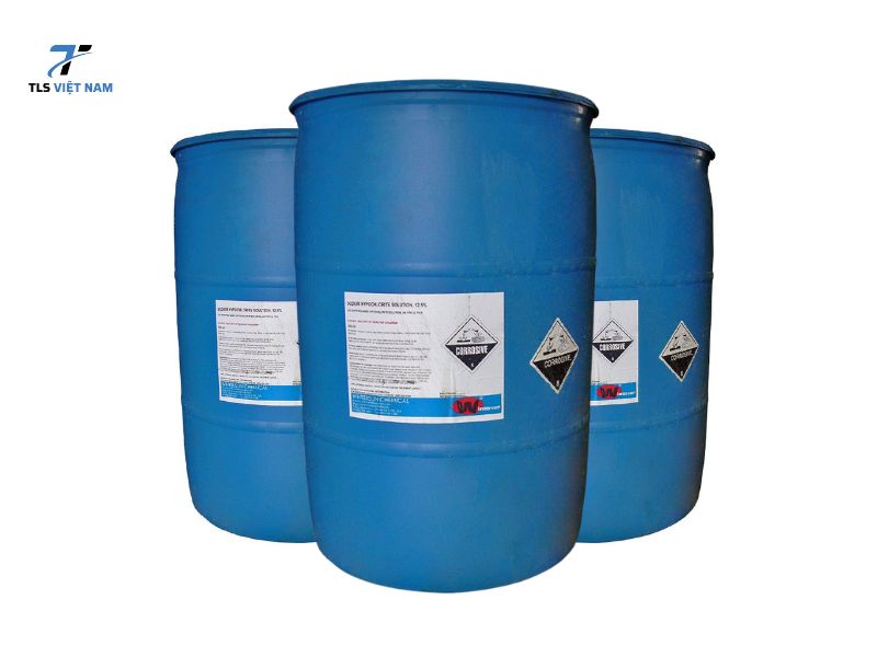 5 loại hóa chất tẩy rửa công nghiệp phổ biến và ứng dụng thực tế 5 Sodium Hypochlorite (NaOCl) – Chất tẩy rửa, khử trùng