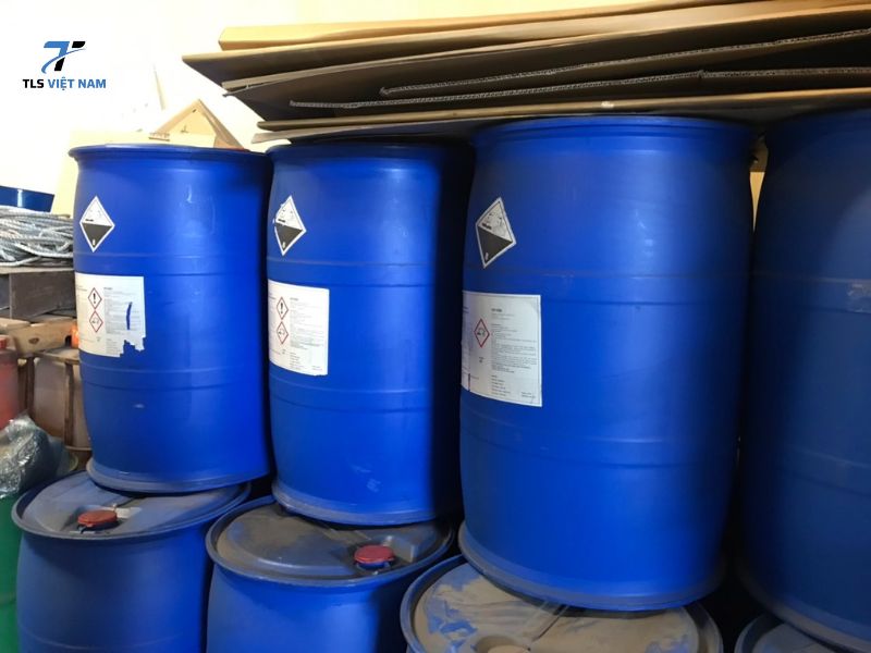 Xút công nghiệp dùng tẩy dầu mỡ vải và Giải pháp hiệu quả cho ngành giặt là 4 Cách sử dụng xút công nghiệp để tẩy dầu mỡ vải