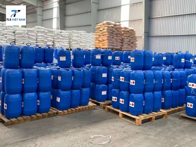 Cồn Là Gì? Vì Sao Từ Gia Đình Đến Nhà Máy Đều Không Thể Thiếu? 5 Giá Cồn 2026 Bao Nhiêu?